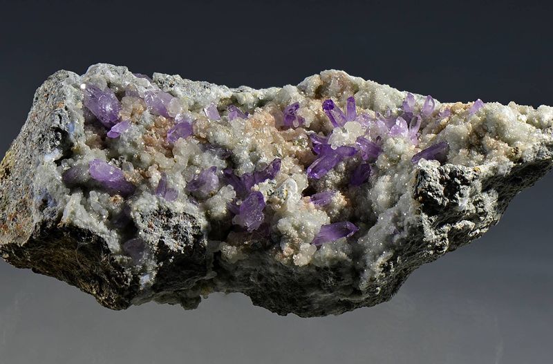 Osilo, Sardinien; Amethyst 1a.jpg