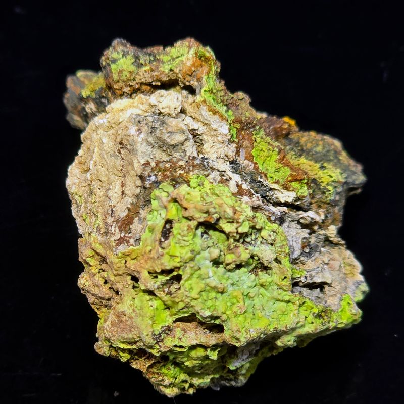 Pyromorphite. Highfield Hushes,Teeside UK V1.jpg