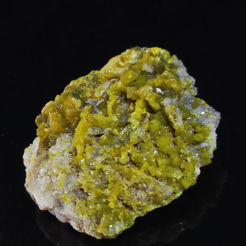 Pyromorphite. Roughton Gill, Caldbeck fells Cumbria.UK Va3.jpg