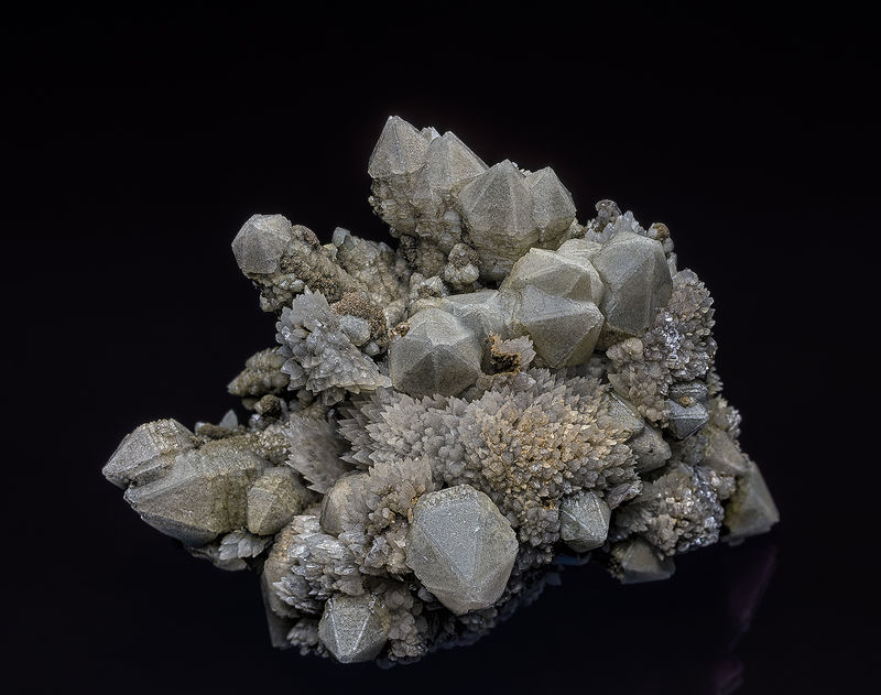 QtzScepterCalcite1.jpg