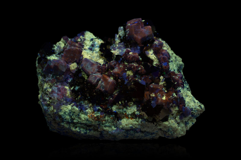 Sodalite-MIM_Museum(1327-2).jpg