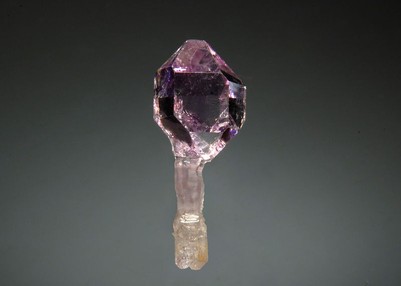 TN670 Quartz var. amethyst - Antananarivo Prov. , Madagascar.jpg