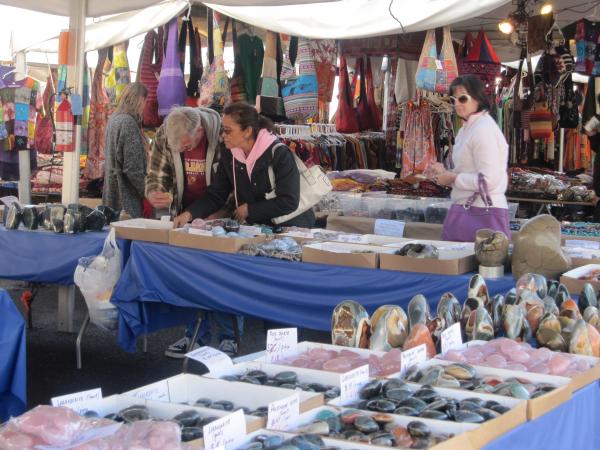 Tucson 2010 - Fascinated by objects.jpg