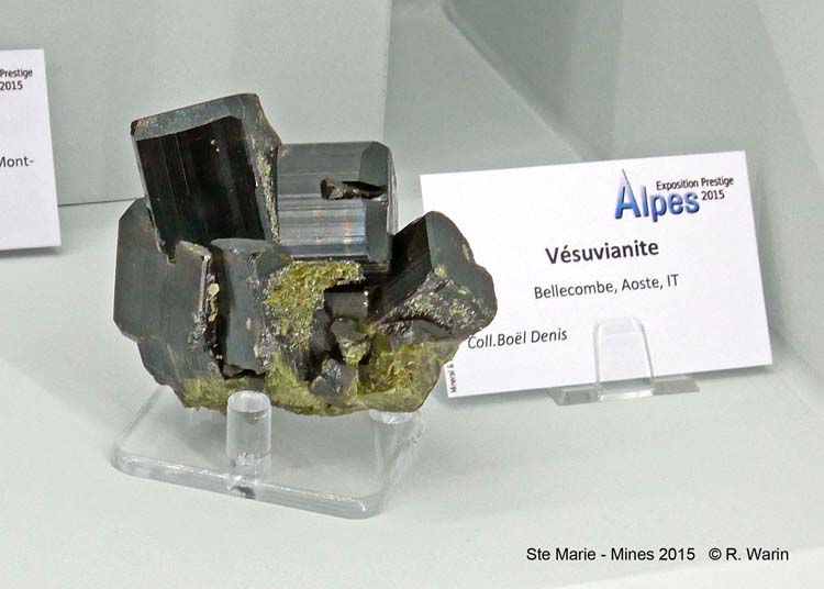 Vesuvianite_00423_R.jpg