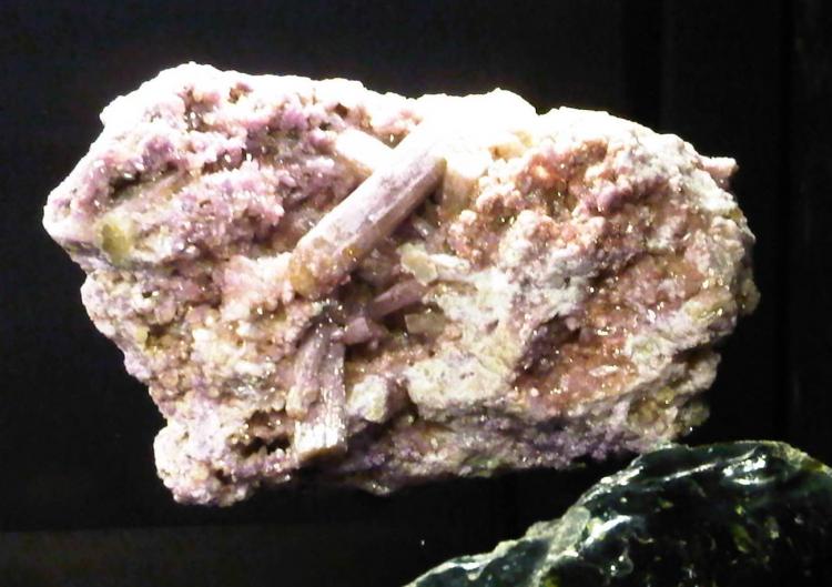 Vesuvianite Lilac Jeffrey.jpg