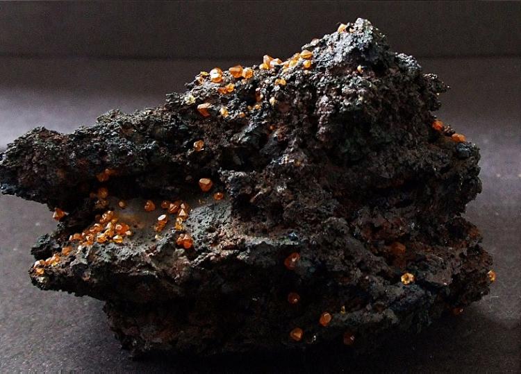 Whim Creek Wulfenite on Goethite (1).jpg