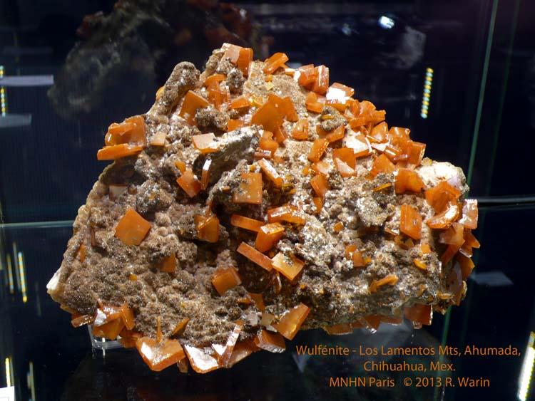 Wulfenite_70900_R.jpg