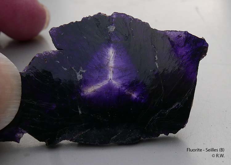 005-Fluorite-Seilles_cross-70352_R.jpg