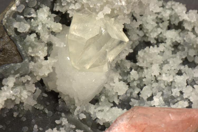 0094 Heulandite Sanda Mine,Jalgaon 3.jpg