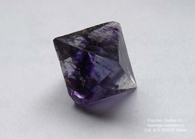 016-Fluorite_Clivage_2_R.jpg