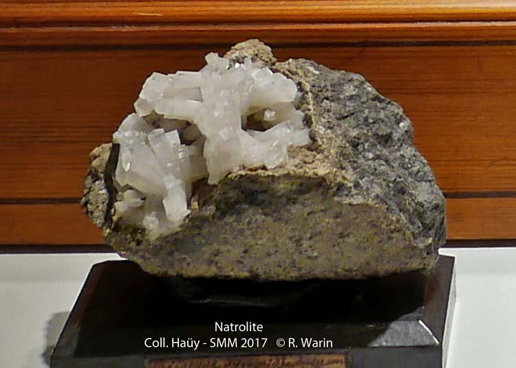 026-Haüy_natrolite_00438_R.jpg