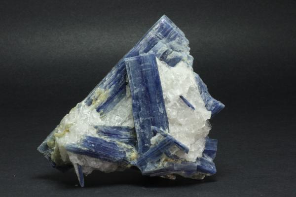 04 Kyanite Barra de Salinas Dist 02.JPG