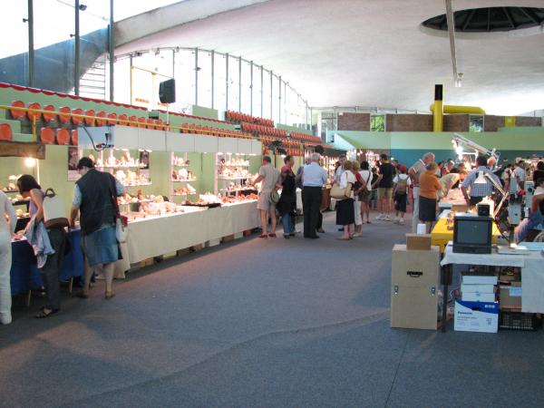 05 - stand2.JPG