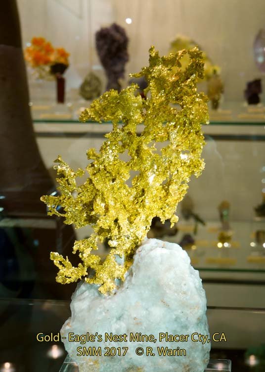 061-Gold_00465_R.jpg