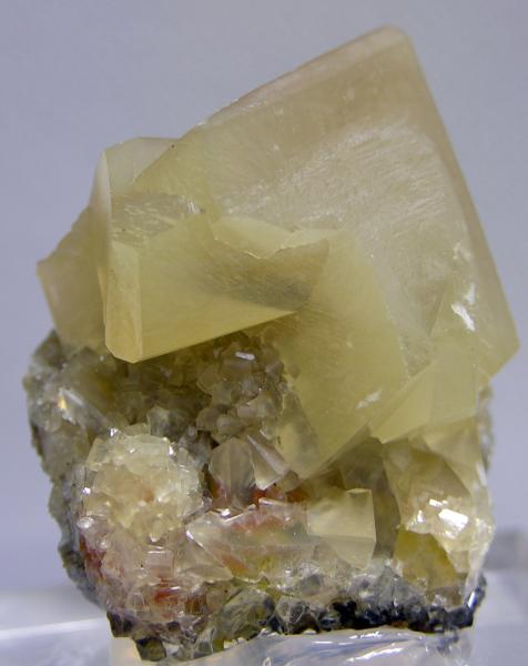 06232010TwinnedCalcite-1a.jpg