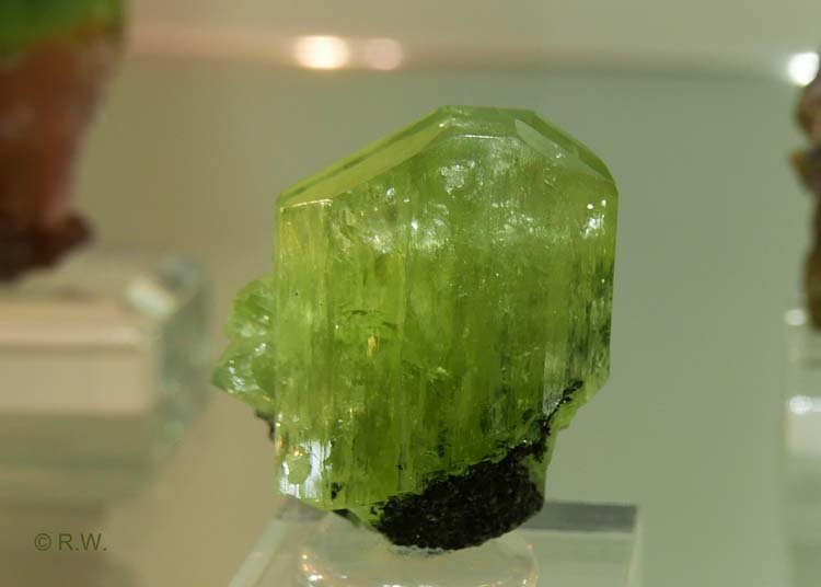 064-Diopside_20280_R.jpg