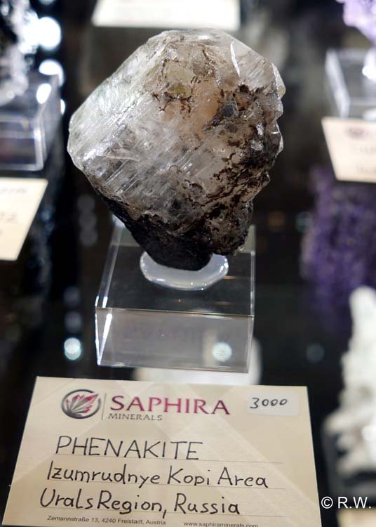 079-Phenakite_20302_R.jpg