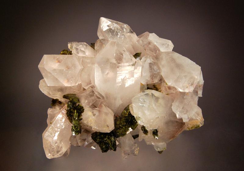 1295 Epidote on quartz.jpg