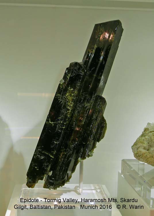 151-Epidote_20899_R.jpg