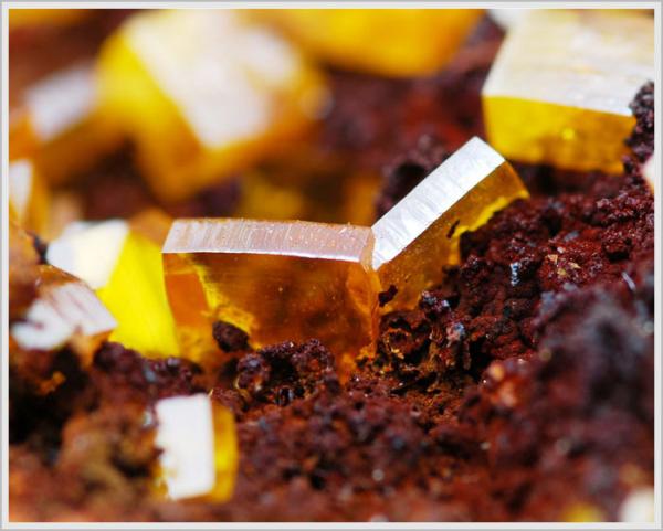 16_wulfenite_2.jpg