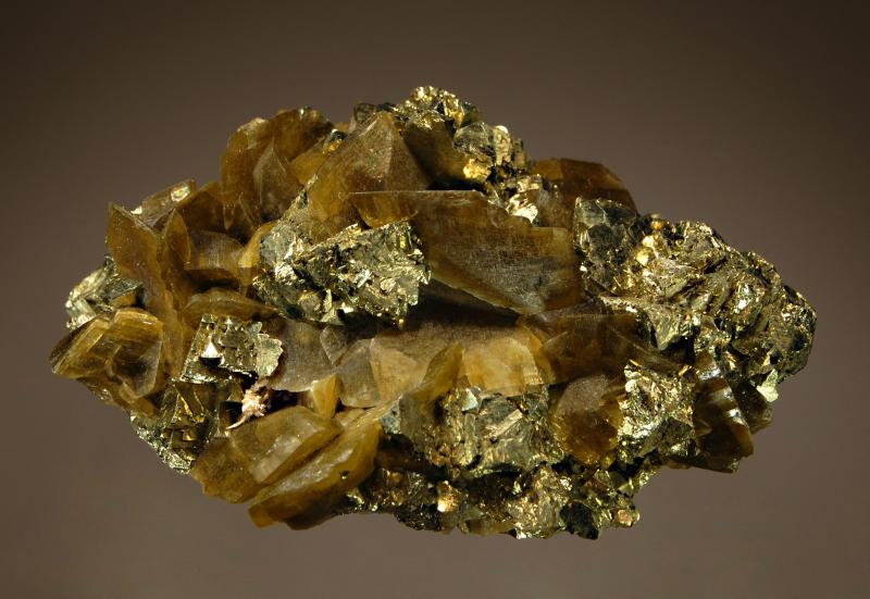 1885 Siderite chalcopyrite.jpg