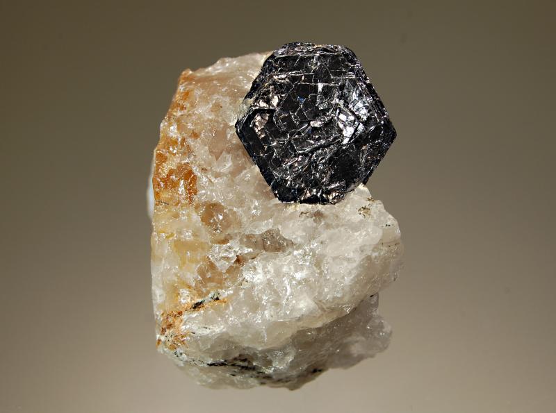 2033 Molybdenite.jpg