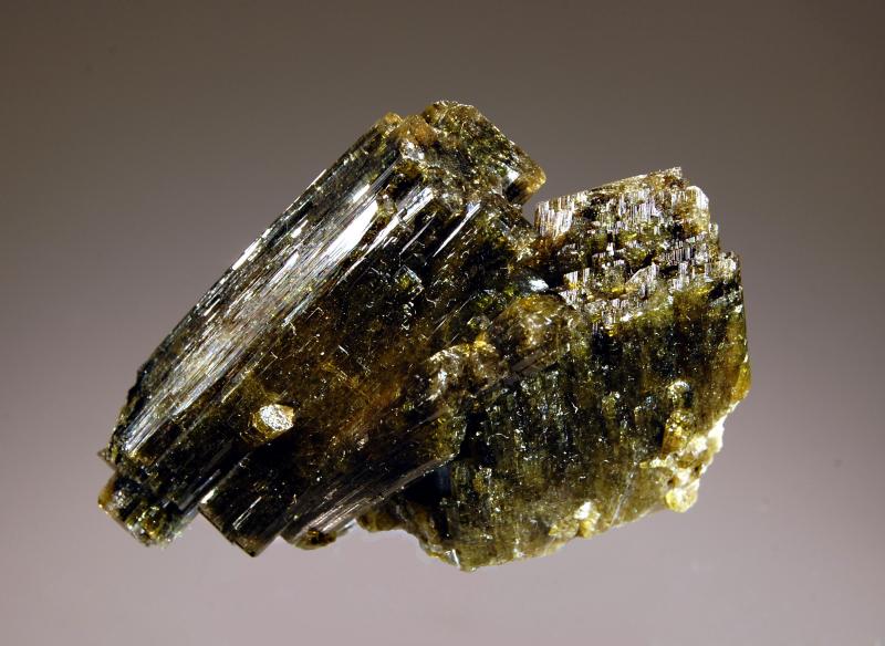 2086 Epidote.jpg