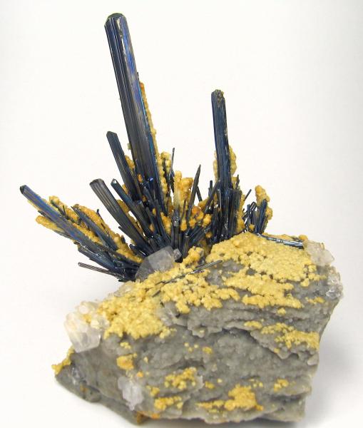 2513M-stibnite.jpg