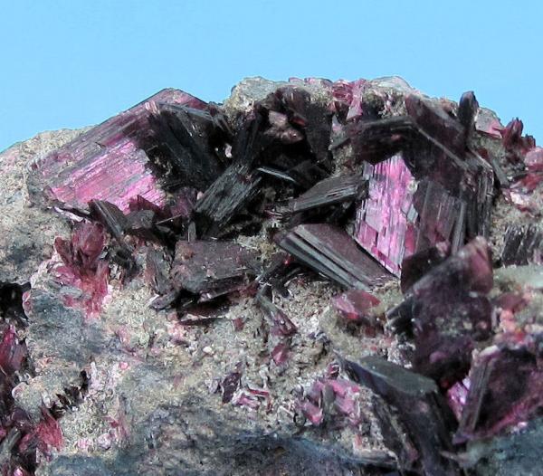 7308M-erythrite1.jpg