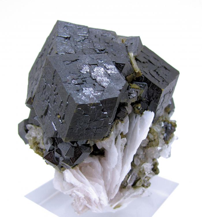 8131M-andradite2.jpg