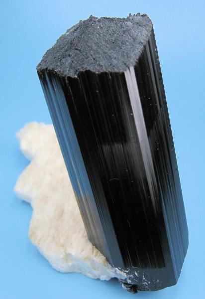 8283M-schorl1.jpg