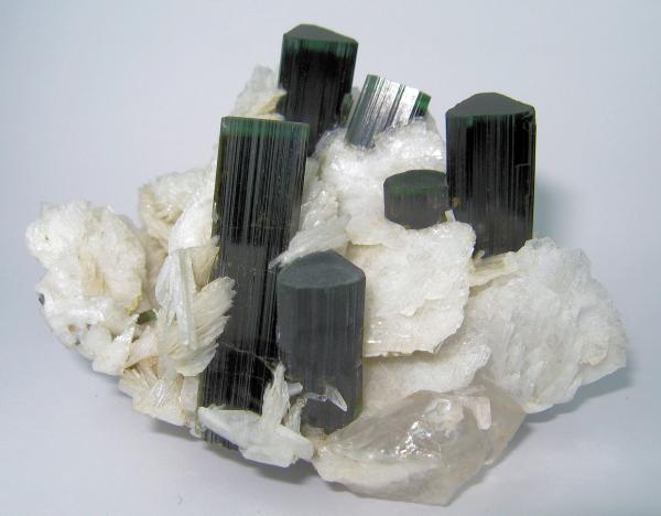 8284M-elbaite.jpg