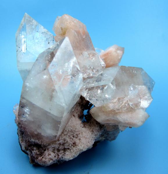 8445M-apophyllite2.jpg