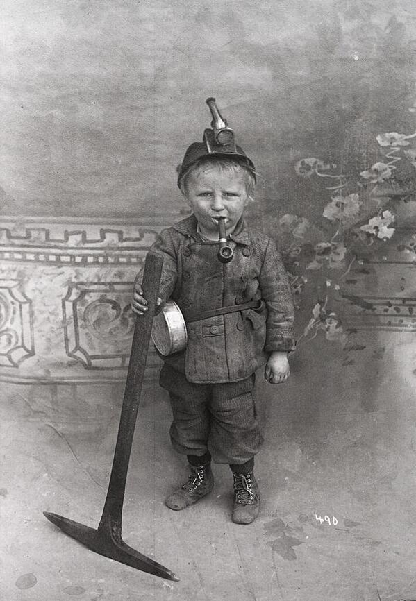8 year old miner from the early 1900's - Imgur-1.jpg