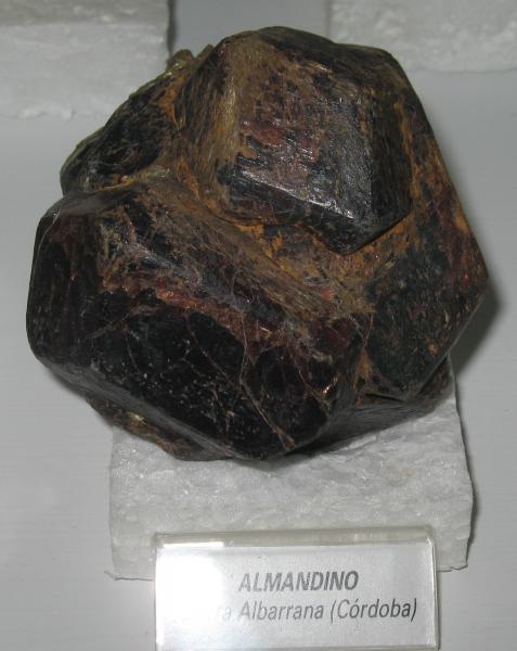 Almandine_Sierra_Albarrana.jpg