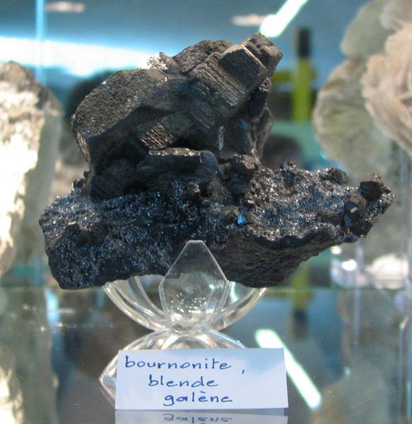 bournonite_sphalerite_galène.jpg