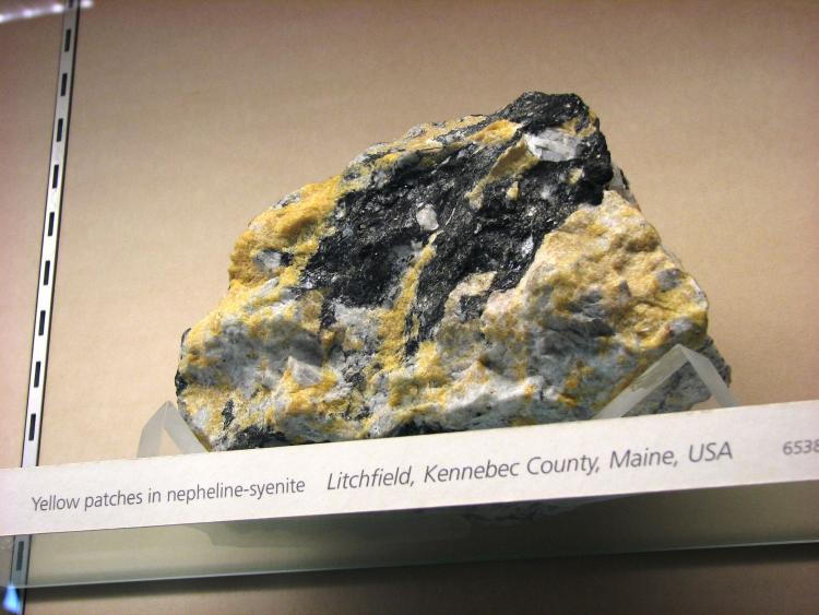 cancrinite.jpg