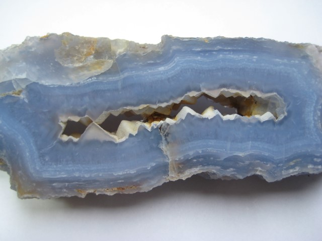 Chalcedony pseudo on fluorite, Trestia, Rumania (Small).JPG