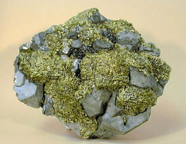 Chalcopyrite after Pyrrhotite - Turt Rumania.jpg