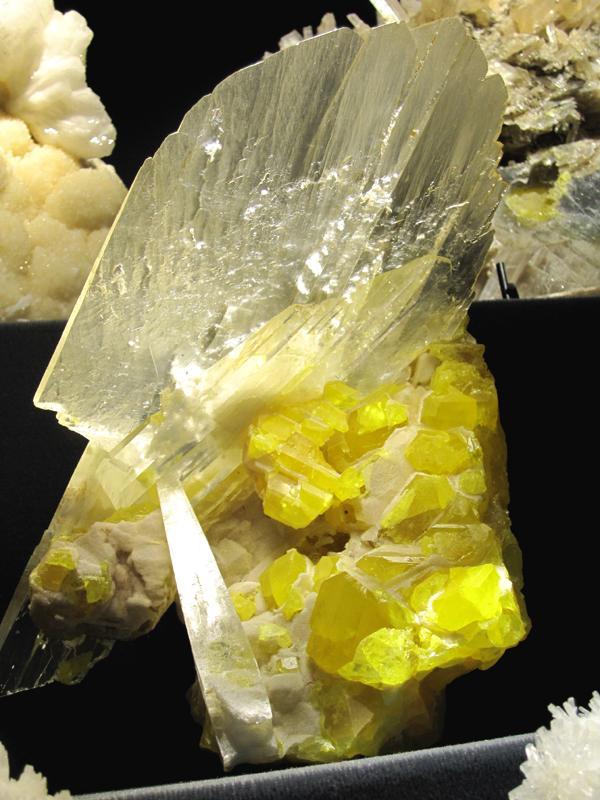 Cristalli - Gypsum and Sulfur - Cozzodisi Italia.jpg
