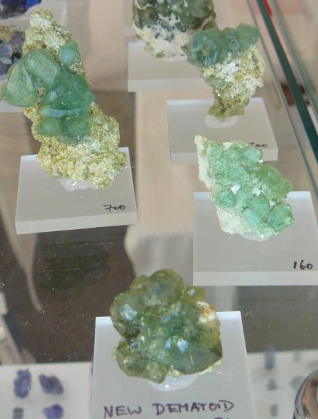 Demantoïd - Madagascar - Mineralparagon SMAM09.jpg