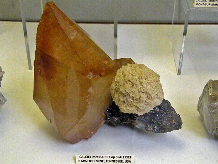 Displayed calcite Elmwood mine Tennessee USA.jpg