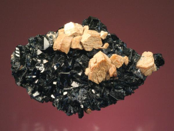 DM27846 whiteite on lazulite gr.jpg