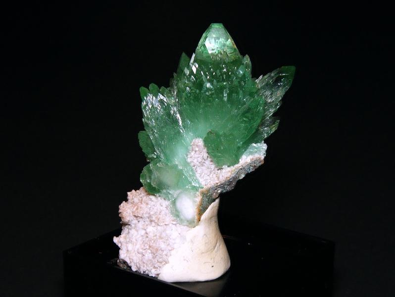 Fluorapophyllite_India-2a.JPG