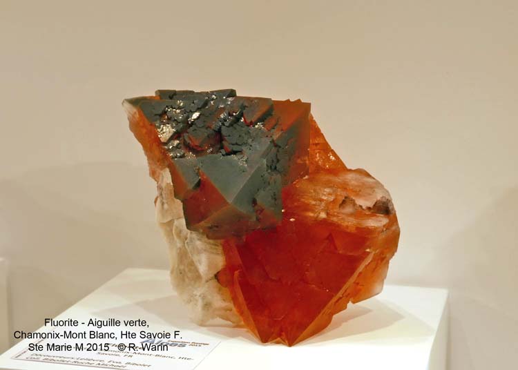 Fluorite_00443_R.jpg