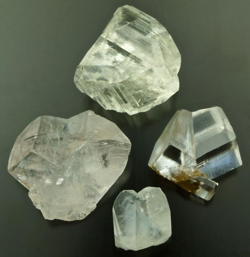 Four calcite twins.jpg