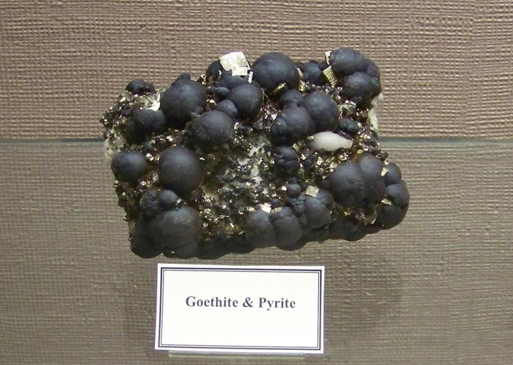 goethite_pyrite_michipicoten.jpg