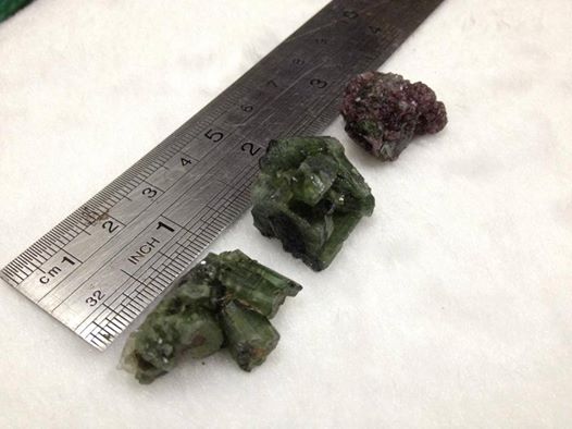 green tourmaline raw.jpg