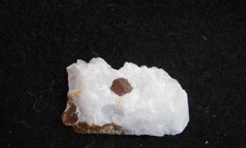 Grossular garnet Hunting Hill Quarry Maryland USA.jpg