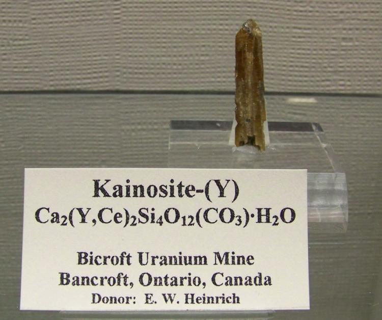 Kainosite-Y.jpg